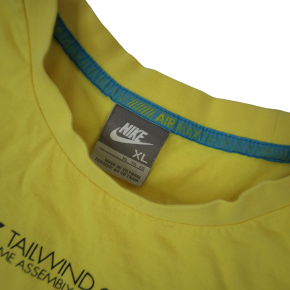 Vintage Nike Tailwind Graphic T Shirt - Picture 5 of 11